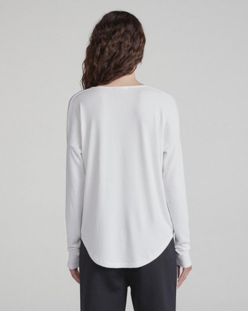 Women's Rag & Bone The Knit Vee Long Sleeve Relaxed Fit T-Shirt White | 691UPDYVA